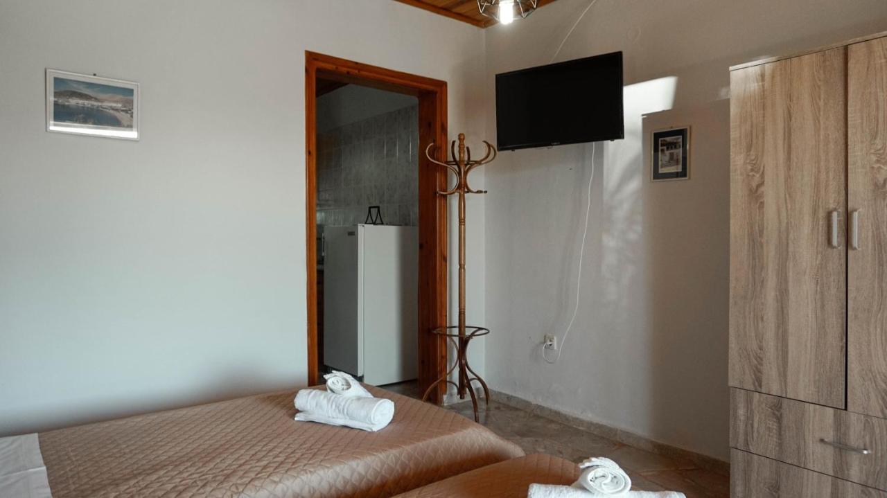 Soula Rooms Kini Екстериор снимка