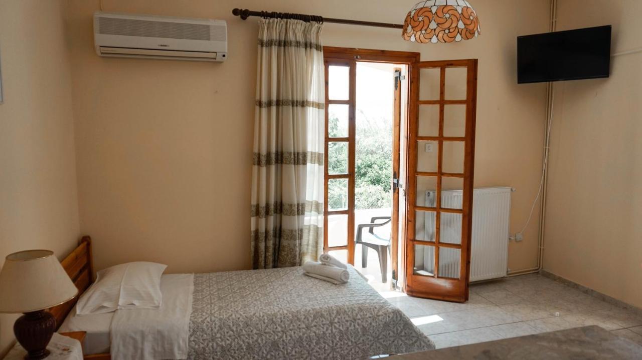 Soula Rooms Kini Екстериор снимка