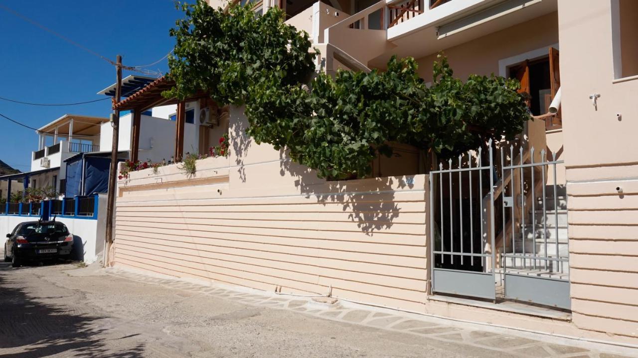 Soula Rooms Kini Екстериор снимка